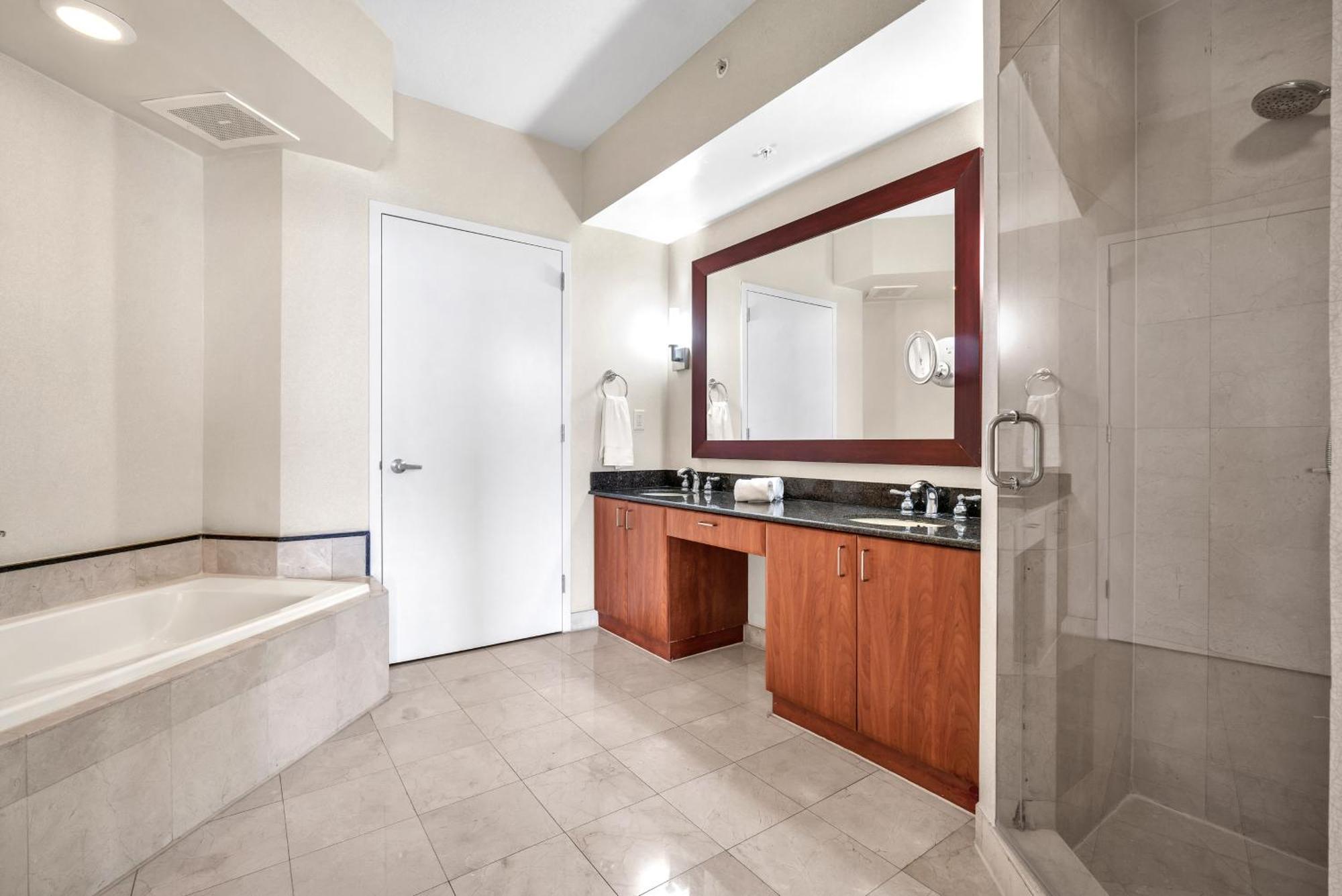 Trump Intl 2 Bedroom Apartment 1600 Sqf Ocean Front Miami Beach Dış mekan fotoğraf